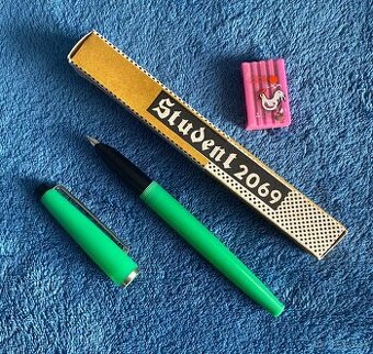 Stare plniace pero s original obalom, stare veci