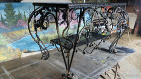 Barokový exkluzívny kovaný stolík