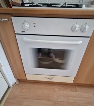 Vstavaná rúra + varná doska ZANUSSI