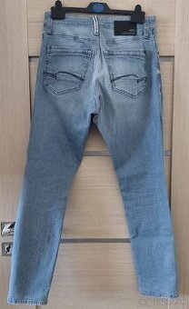 Predám pánske rifle „MAVI JEANS“ na výšku postavy do 170 cm