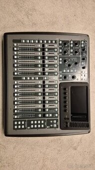 Behringer X32 compact