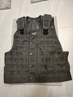 Invader Gear vesta cierna