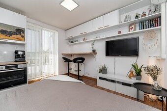 Šiková garsónka s veľkou terasou 35m2, klimat., KE-Šaca