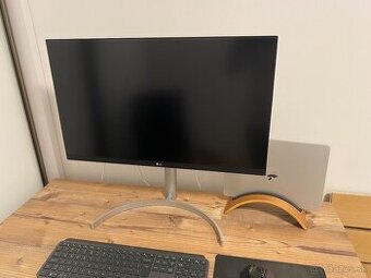 27" 4K monitor LG UL850 + drziak na 2 monitory Alza