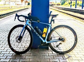 Giant TCR Advanced 2025 – Di2, veľkosť S