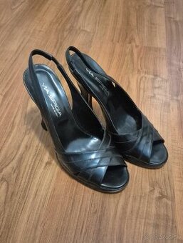 Čierne kožené lodičky Via Spiga