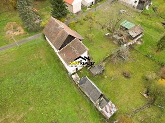 Rodinný dom s veľkým pozemkom v obci Sklené,