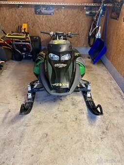 Ski doo mach z 1000