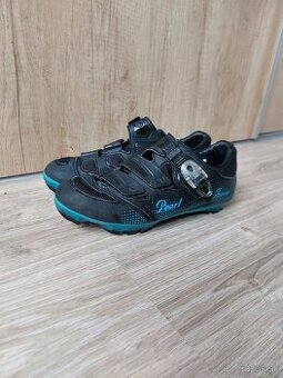 Dámske tretry na bicykel