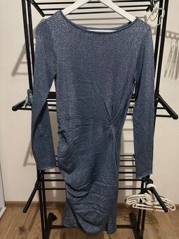 DÁMSKE MODRÉ ŠATY MOHITO (S JEMNÝM LESKOM)