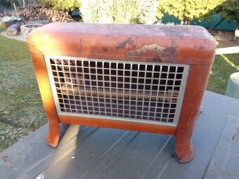 Elektricky ohrievač.