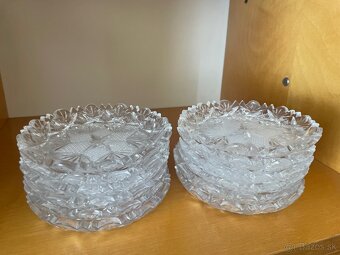 Bohato zdobene krystalove tanieriky 12 ks