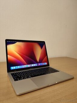 MacBook Pro 2017 | i5 • 8GB • 256GB SSD