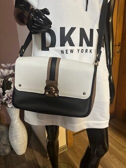 Trojfarebná kabelka na plece zn. LIU JO originál