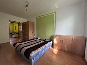 REZERVOVANÉ Prerobený 2 izbový byt v meste Vráble - Kaška