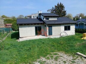 Bez maklérov predám slnečný dom v lokalite Adamovské Kochano