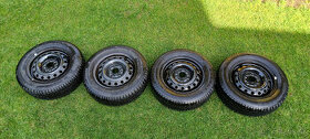 Plechové disky R15 s letnými pneumatikami a puklicami Honda