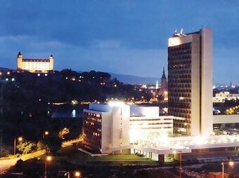 Obchodný priestor 136 m² vhodný na bar, klub, cvičenie