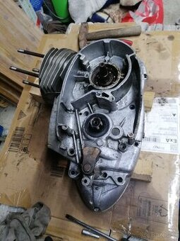 Motor jawa 250/353 kývačka