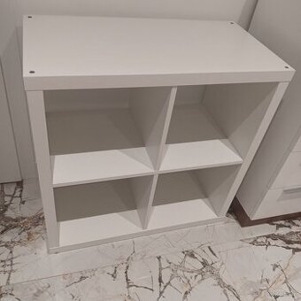 Ikea regal/policový diel/oddelovaciu stena