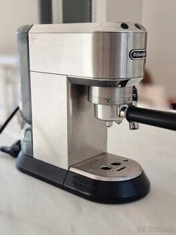 DeLonghi Dedica Kávovar 15barov