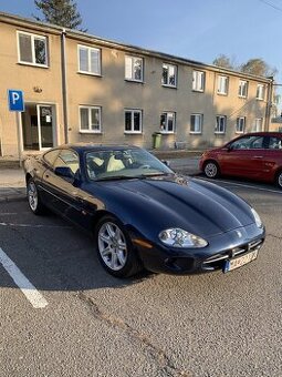Predám Jaguár XK8,4.O Benzín-64000km,