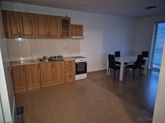 Dlhodobý prenájom 3 izbový byt v Dubnici nad Váhom