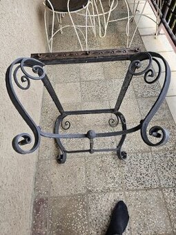 Konferenčný stolík