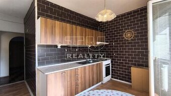 RezervovanéNa predaj 2 izbový byt (64 m2) s loggiou v...