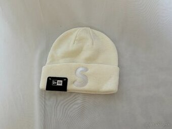 Supreme New Era S Logo zimná čapica