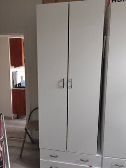 Šatníková skriňa