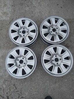 Sada R 15 TOYOTA YARIS,SUZUKI + TPMS + zimné pneu.