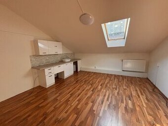 Obchodné priestory vo Vrábľoch na prenájom - 1