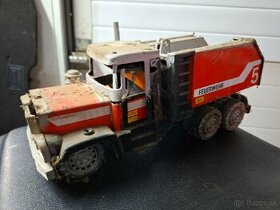 Plechové auto hračka