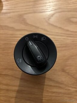 VW Passat Polo Golf 2009- vypínač svietil