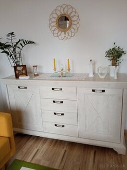 komoda a konferenčný stôl