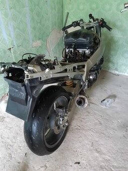 Rozpredám Kawasaki Ninja ZX-9R