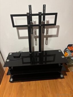 stolík s držiakom na televízor