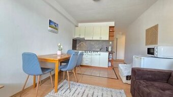 Ponúkame Vám na predaj Slnečný, útulný 2-izbový apartmán na