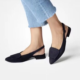 Luxusné tmavomodré semišové slingback lodičky c. 40
