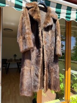 Predám nádherný dlhý vintage kožuch 115 cm