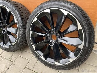 SUPERNOVA  orig.skoda Superb3V  5x112  8j x19   ET 44 VW 235