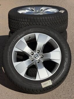 zimní Originál alu kola Volvo XC40 / V90 Cross 98%