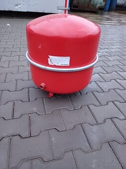 Expanzna nádrž na kúrenie 80l