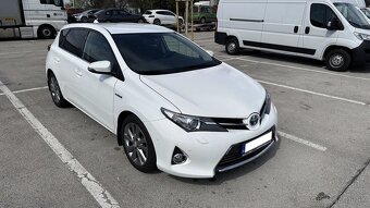 Toyota Auris Hybrid