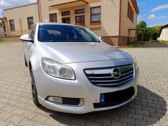 OPEL INSIGNIA 2.0CDTI 131K COSMO 2011