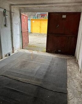 garáž na ul. Teplická, Nové Mesto aj s pozemkom