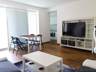 Zariadený 2-izbový byt s garážovým státím a klímou
