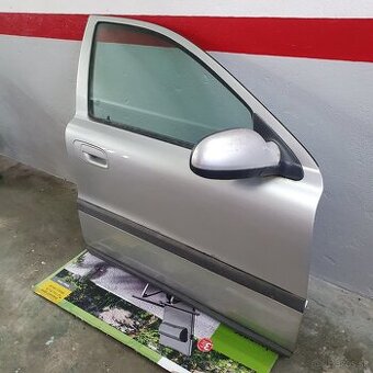 Pravé predné dvere Volvo v70