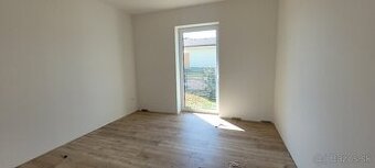 SKOLAUDOVANÉ Na predaj 3 izb. RD, Red oak, Lužianky
